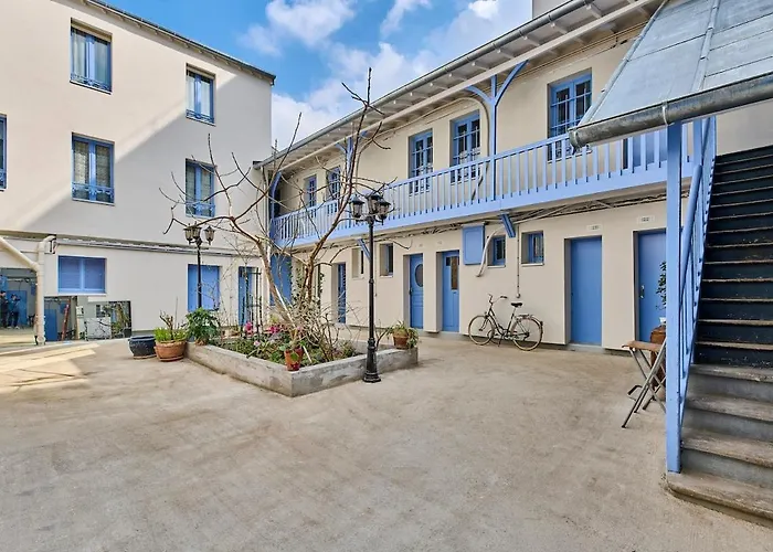 Close To La Villette Crimee Metro Station Line 7